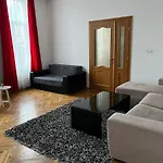 Schei 2 Apartamento