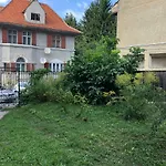 Schei 2 Apartamento