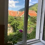 Apartamento Schei 2 *