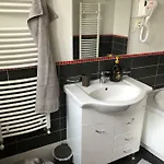 Schei 2 Apartamento