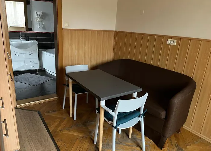 아파트 Schei 2 브라쇼브